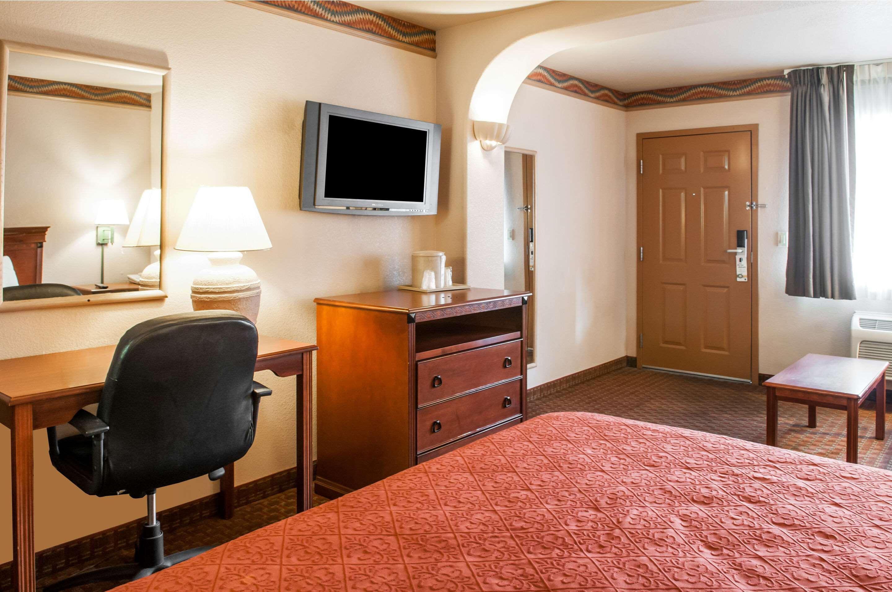 Quality Inn & Suites Las Cruces - University Area Bagian luar foto
