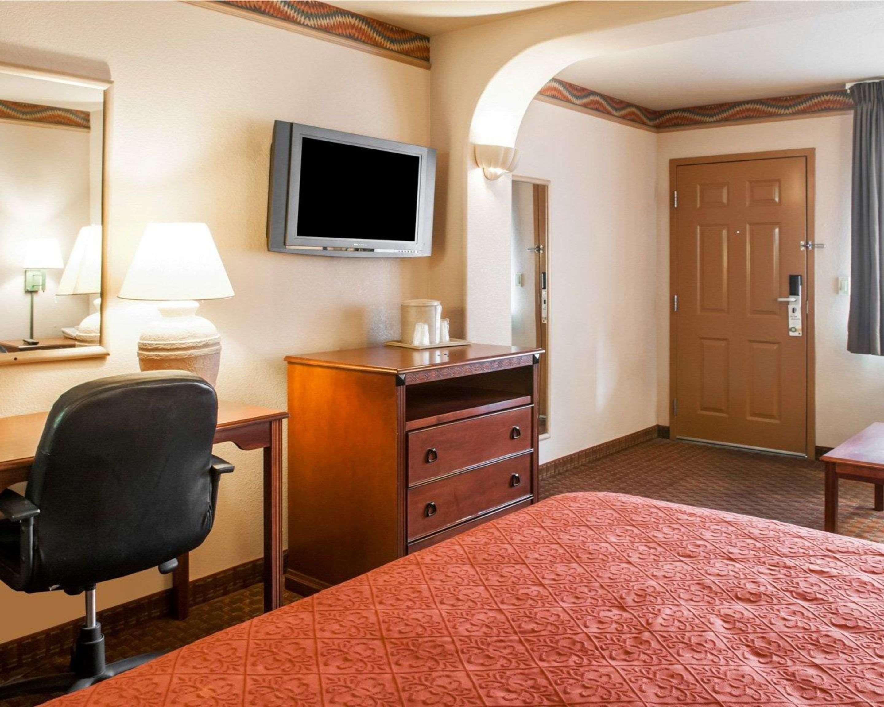 Quality Inn & Suites Las Cruces - University Area Bagian luar foto