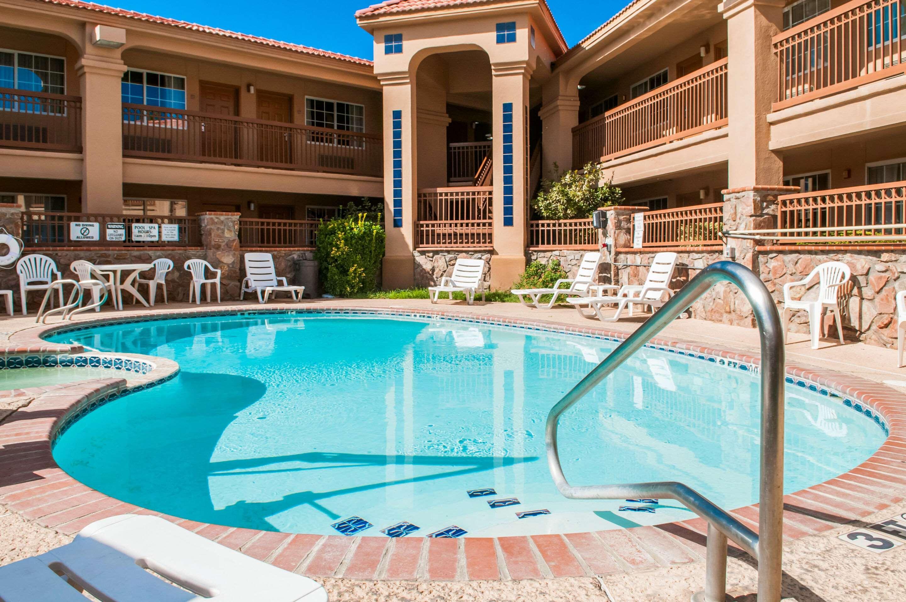 Quality Inn & Suites Las Cruces - University Area Bagian luar foto